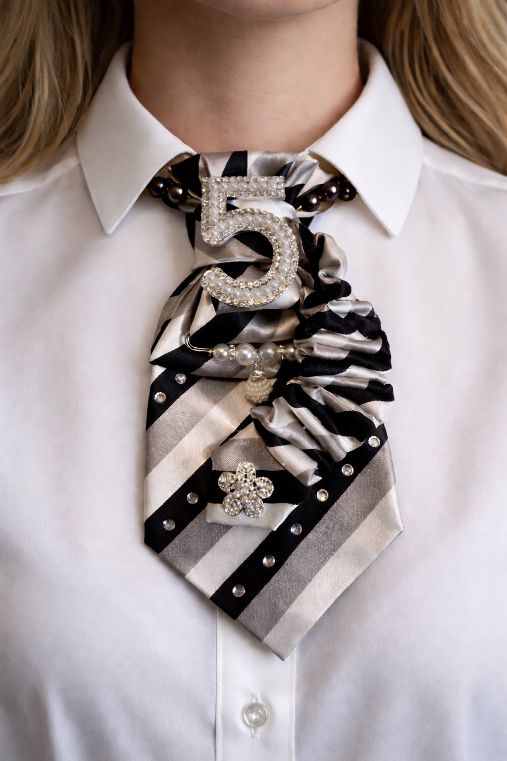 Fifth Avenue Glam Statement Tie